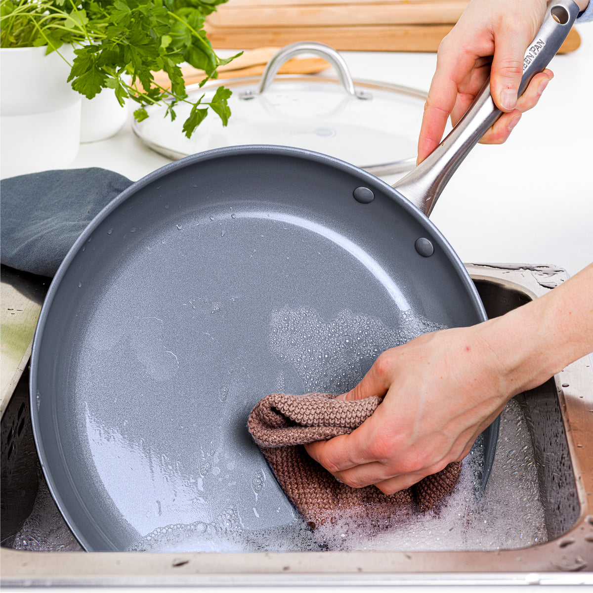Lima Ceramic Nonstick 12" Frypan with Lid