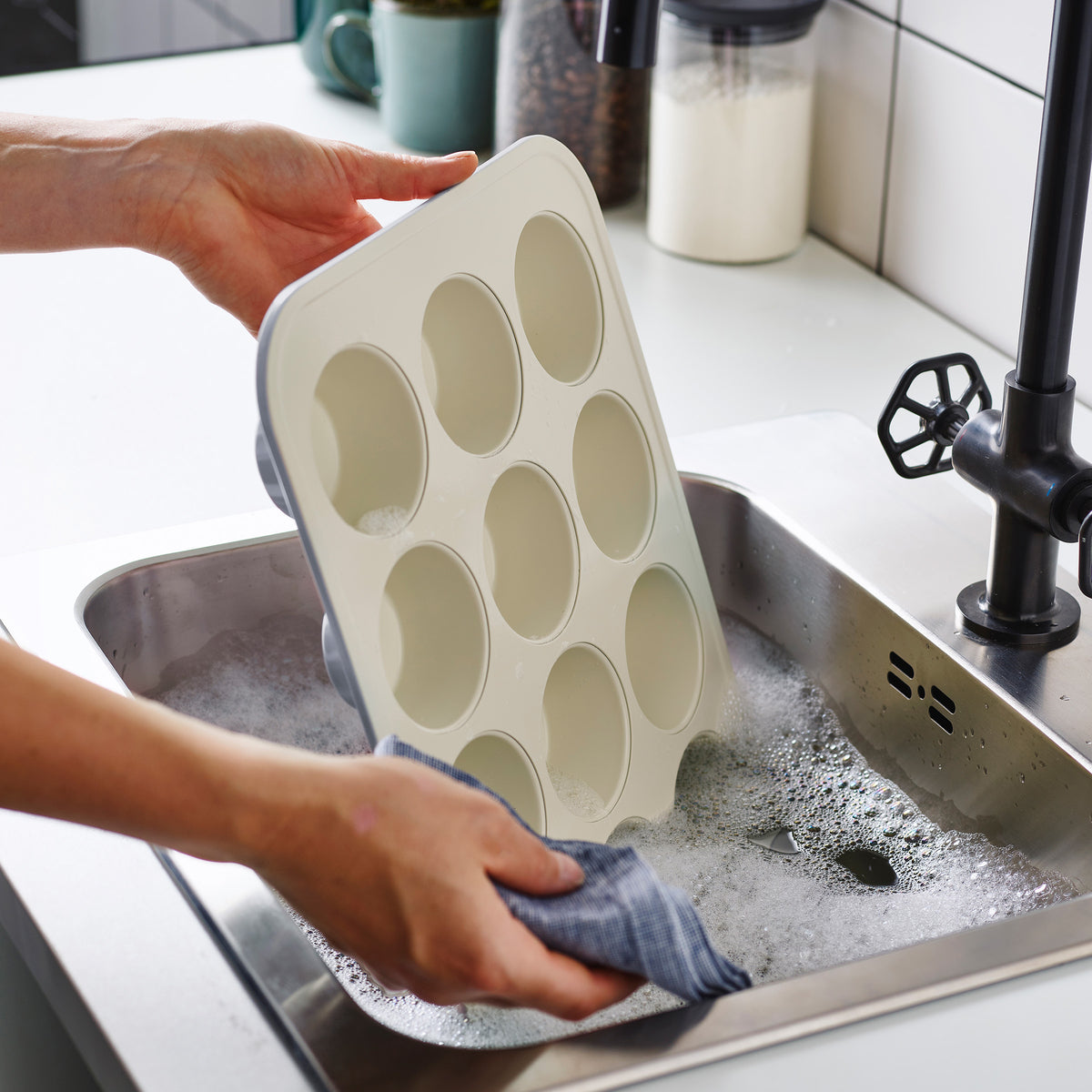 GreenLife Ceramic Nonstick Muffin Pan | Quartz Gray