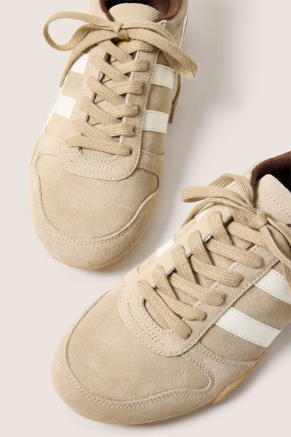 Chase Sneaker