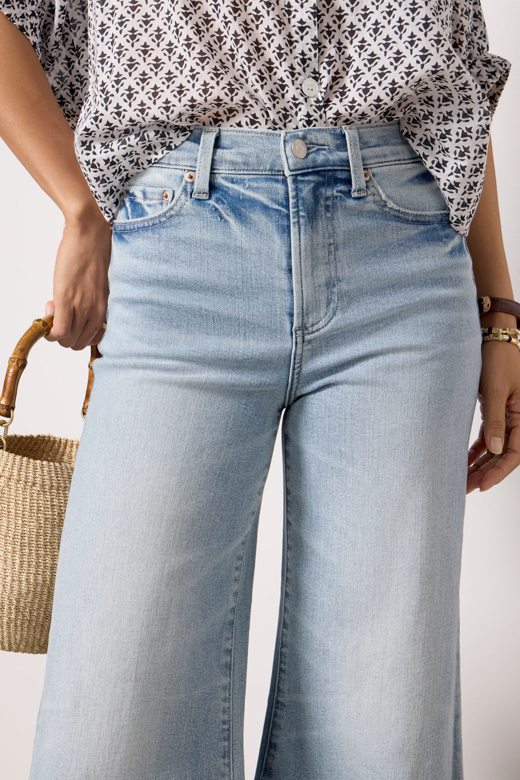 Izzy Crop