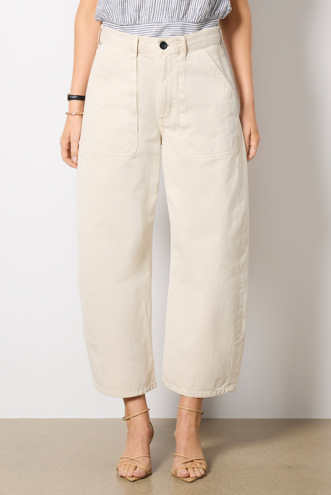 Ayla Cargo Crop