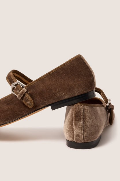 Roslyn Ballet Flat
