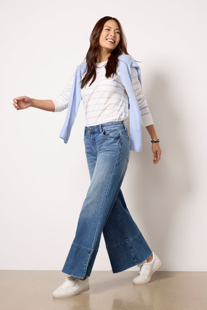 Goldie w Exaggerated Hem