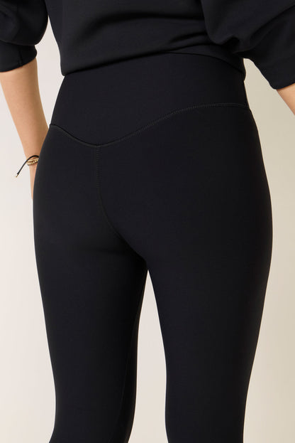 Smooth On Form Legging