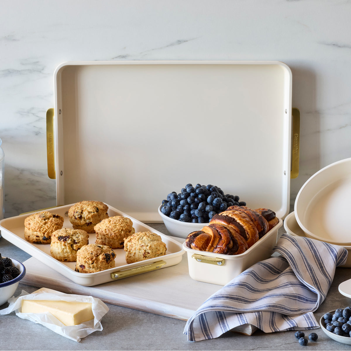 Reserve Bakeware 13" x 9" Rectangular Pan | Cream