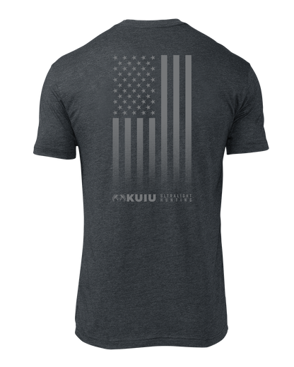 KUIU Vertical Flag Logo T-Shirt | Charcoal