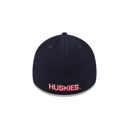 Connecticut Huskies Performance 39THIRTY Stretch Fit Hat