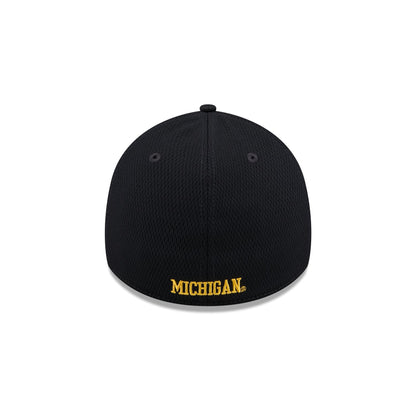 Michigan Wolverines Performance 39THIRTY Stretch Fit Hat