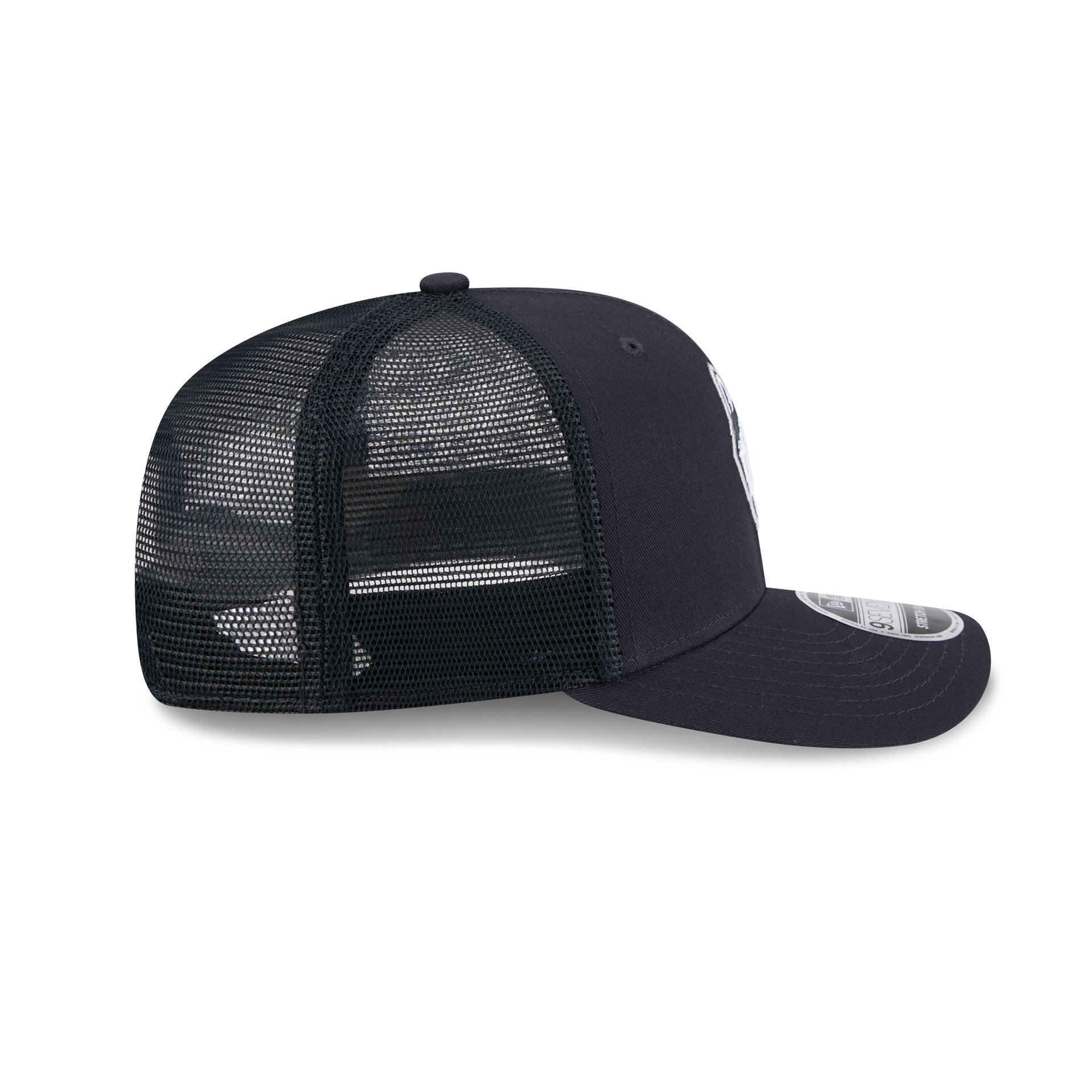 Connecticut Huskies Simple 9SEVENTY Trucker Hat