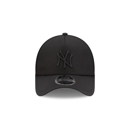 New York Yankees 2026 Batting Practice Black 9FORTY APEX Trucker Hat
