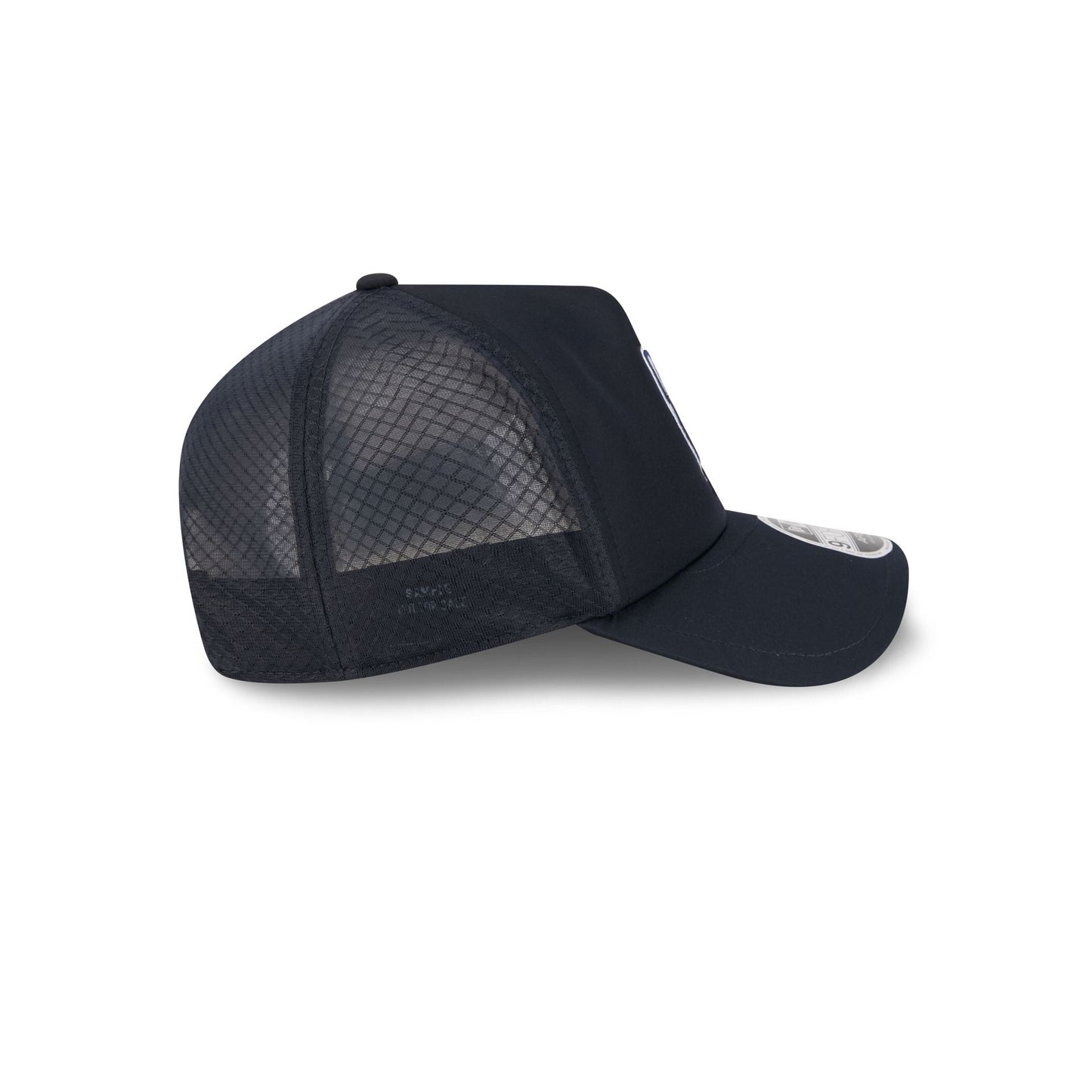 New York Yankees 2026 Batting Practice Alt Circle 9FORTY APEX Trucker Hat