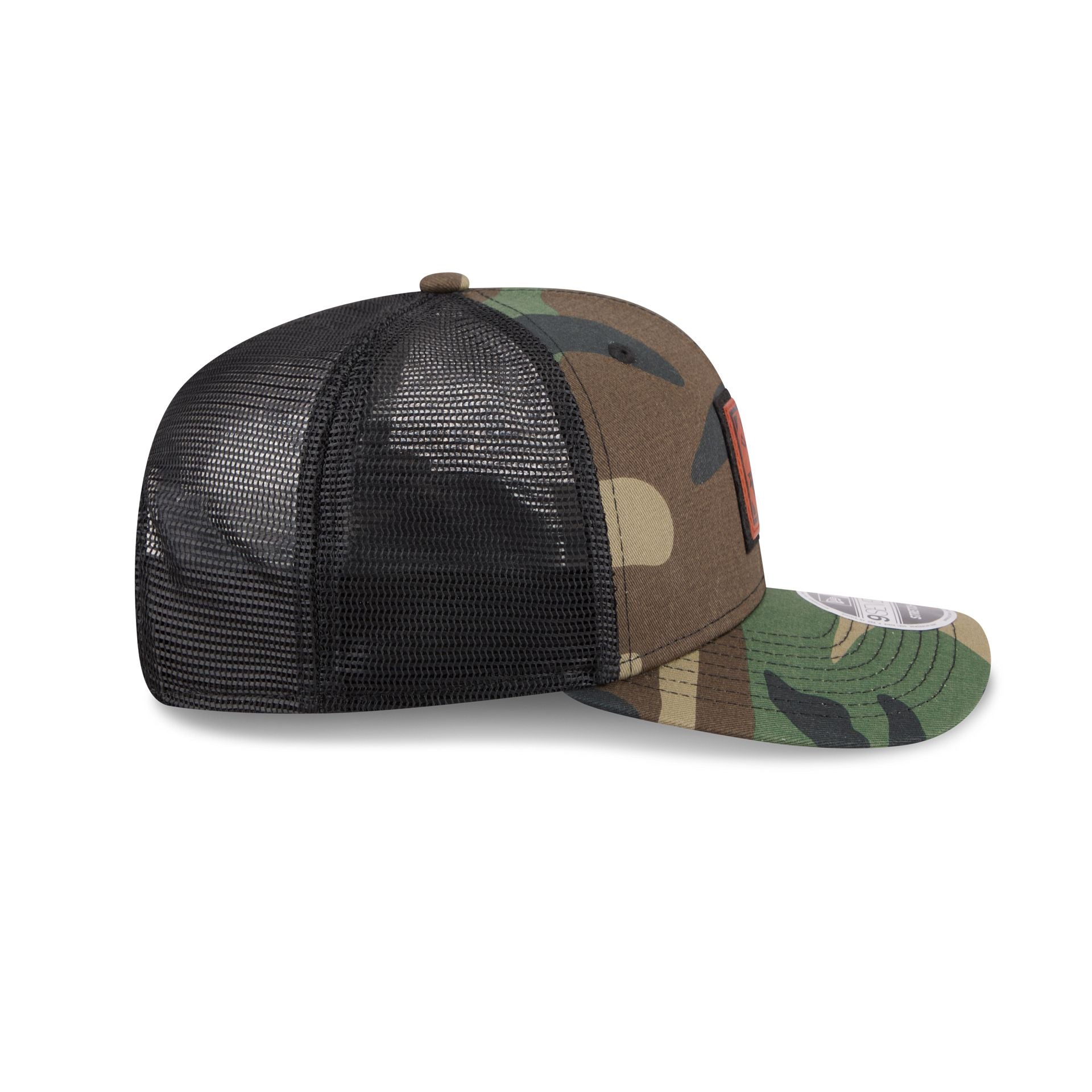 Connecticut Huskies Camo Canvas 9SEVENTY Trucker Hat