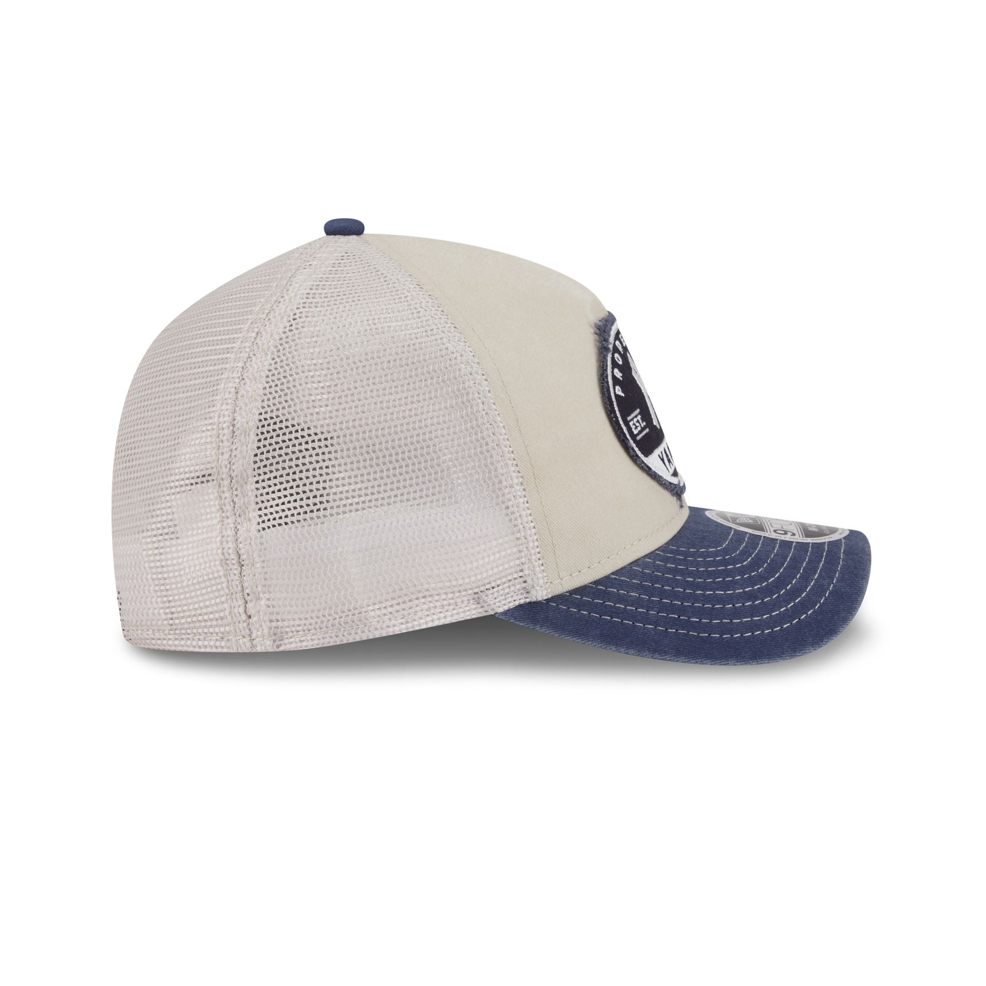 New York Yankees Frayed 9FORTY M-Crown A-Frame Trucker Hat