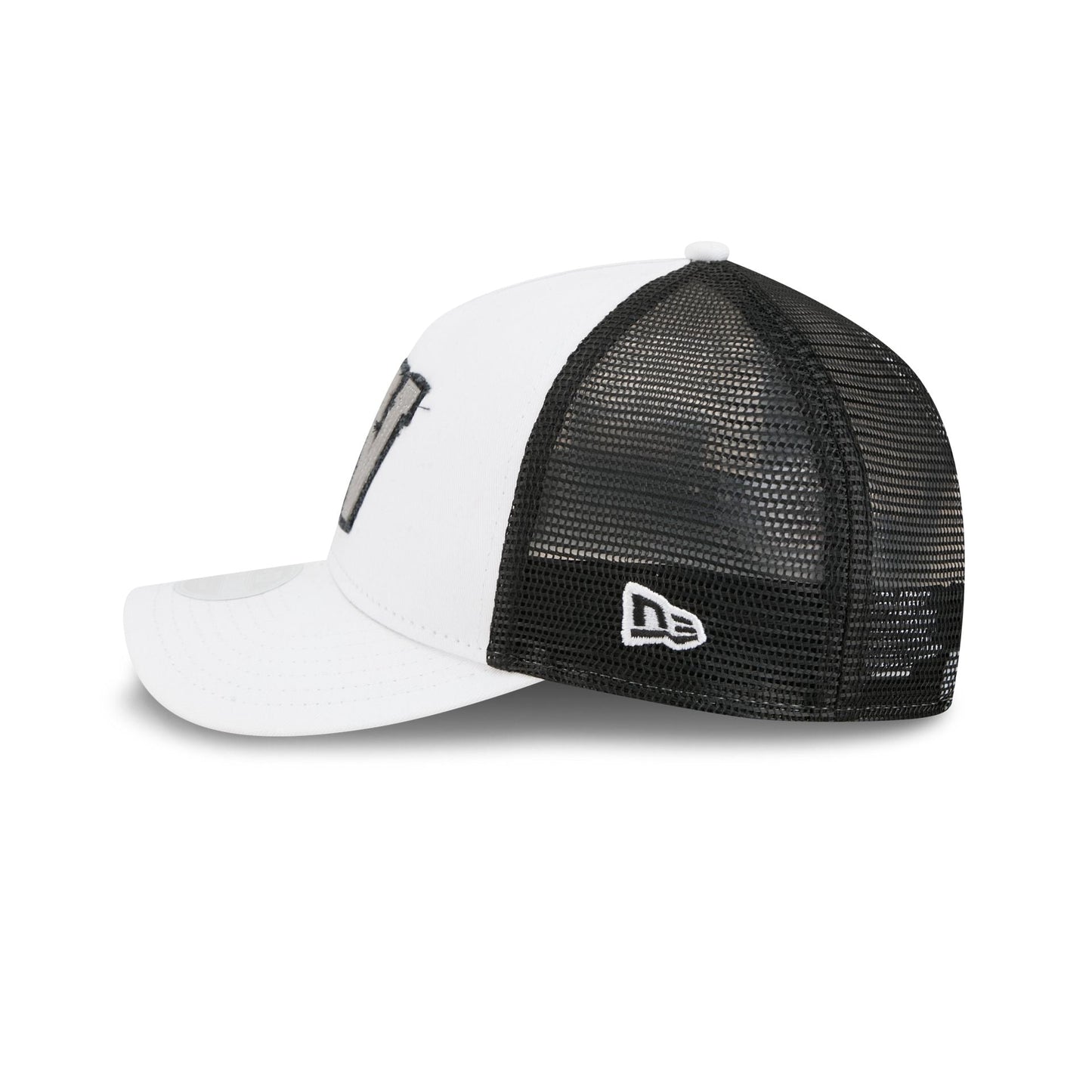 Las Vegas Raiders Optic White Felt Logo Women's 9FORTY M-Crown A-Frame Trucker Hat