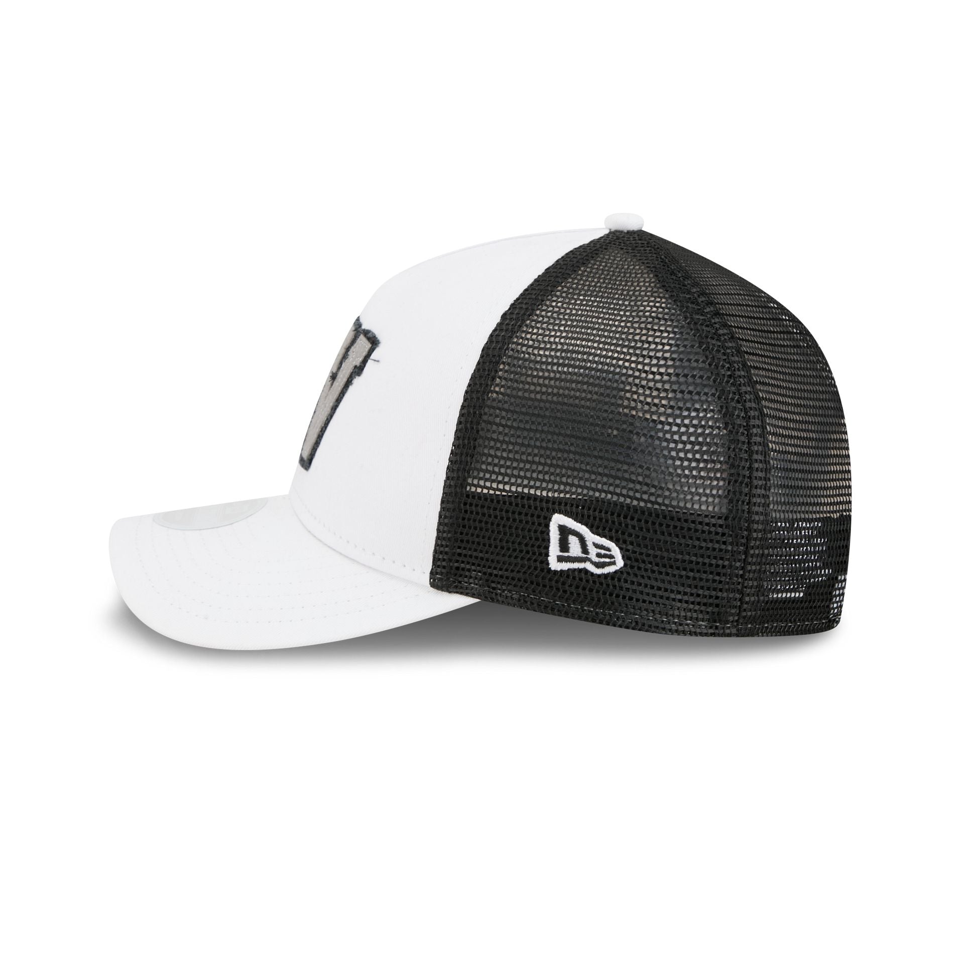 Las Vegas Raiders Optic White Felt Logo Women's 9FORTY M-Crown A-Frame Trucker Hat