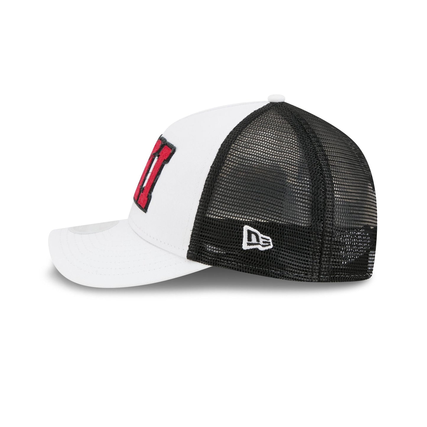 Chicago Blackhawks Optic White Felt Logo Women's 9FORTY M-Crown A-Frame Trucker Hat