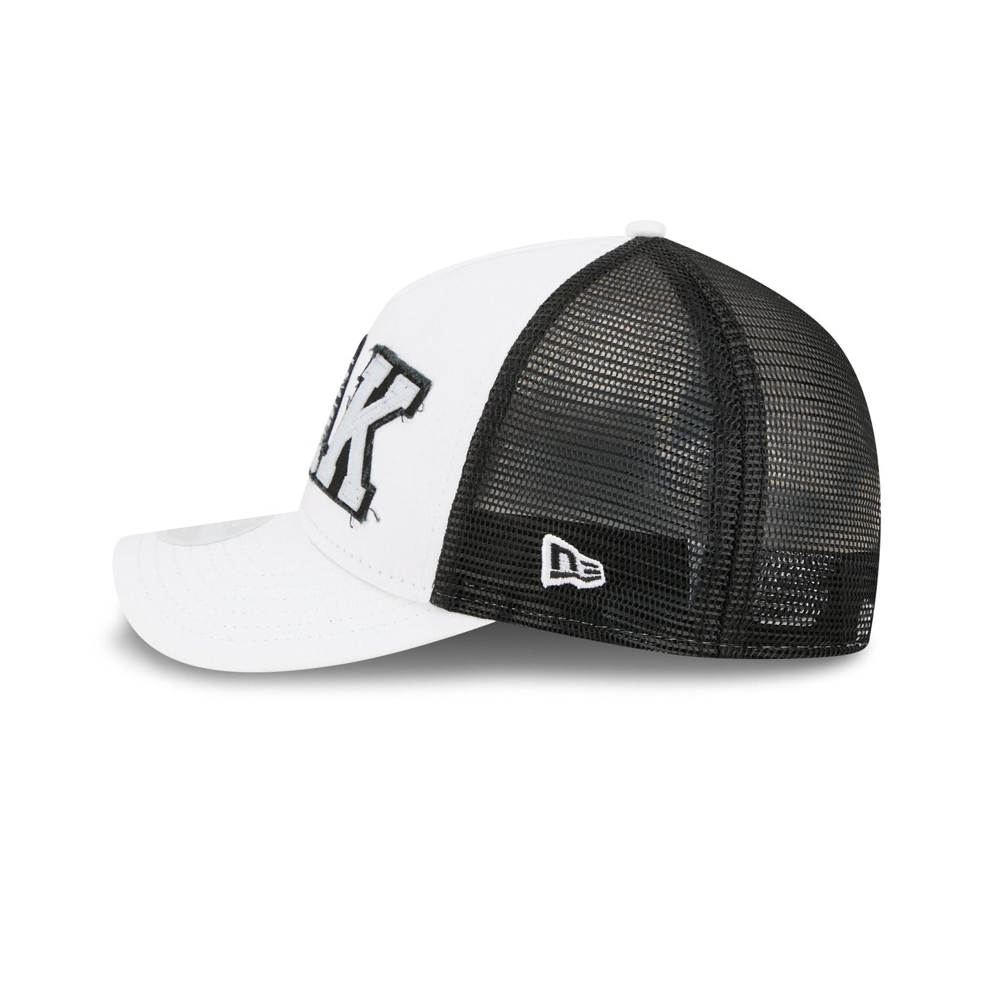 Los Angeles Kings Optic White Felt Logo Women's 9FORTY M-Crown A-Frame Trucker Hat