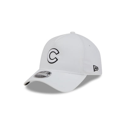 Chicago Cubs White 9FORTY APEX Snapback Hat