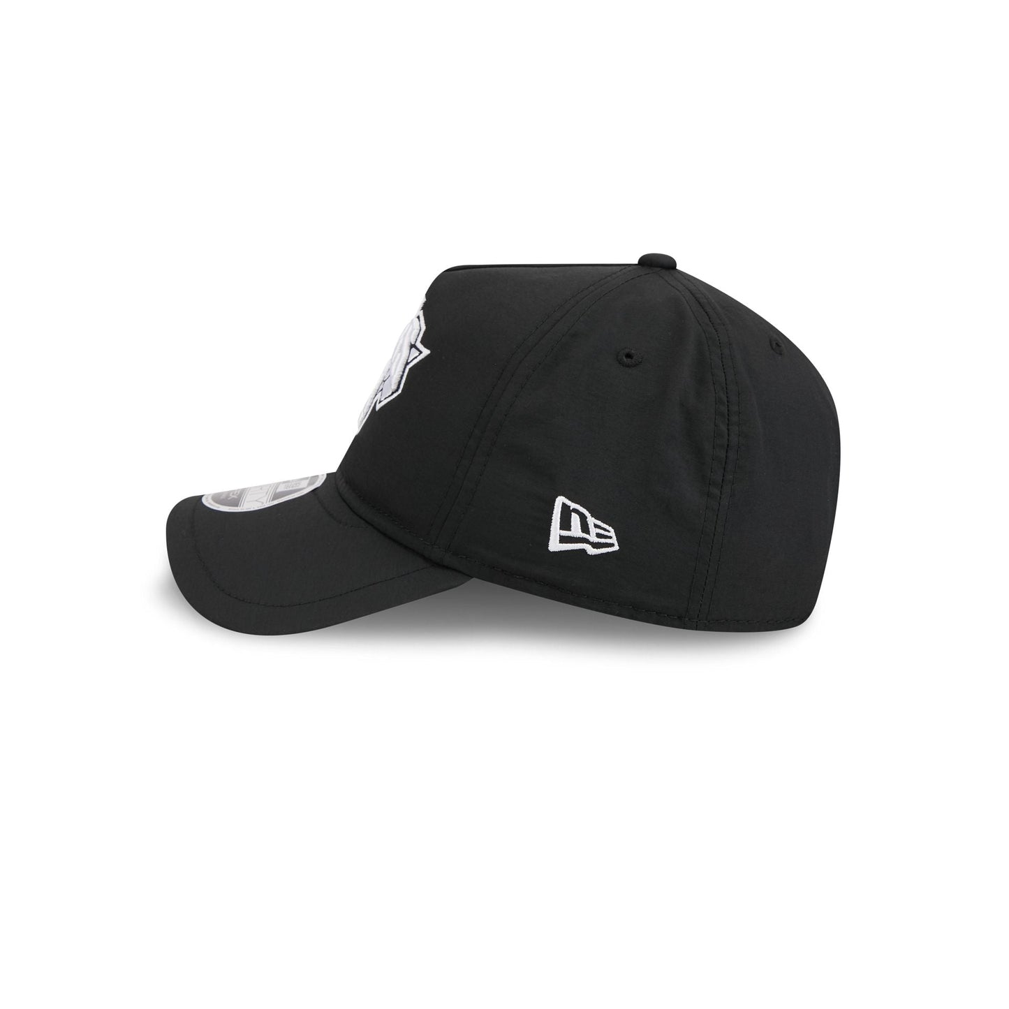 New York Knicks Black 9FORTY APEX Snapback Hat