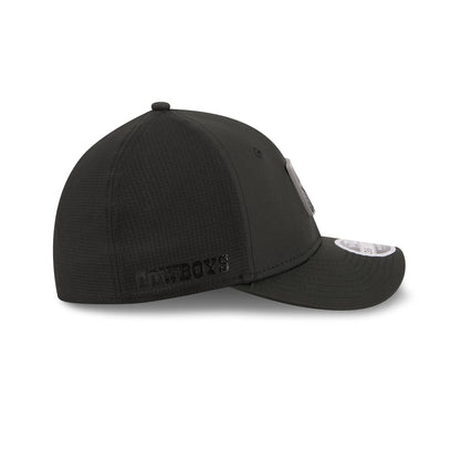 Dallas Cowboys 2026 Training Black 39THIRTY M-Crown Stretch-Fit Hat