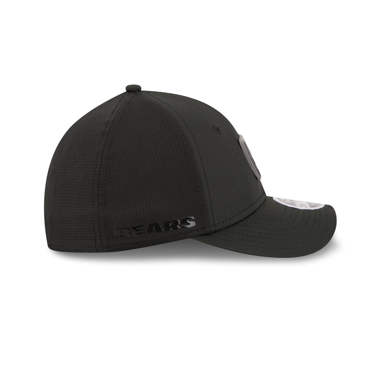 Chicago Bears 2026 Training Black 39THIRTY M-Crown Stretch-Fit Hat