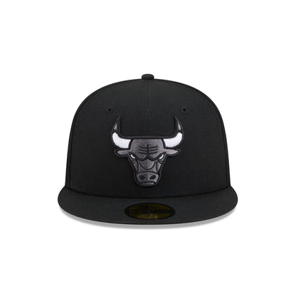 Chicago Bulls Black and White Basic 59FIFTY Fitted Hat