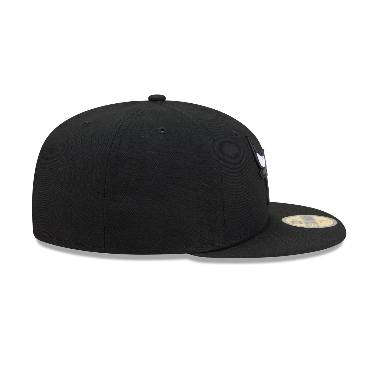 Chicago Bulls Black and White Basic 59FIFTY Fitted Hat