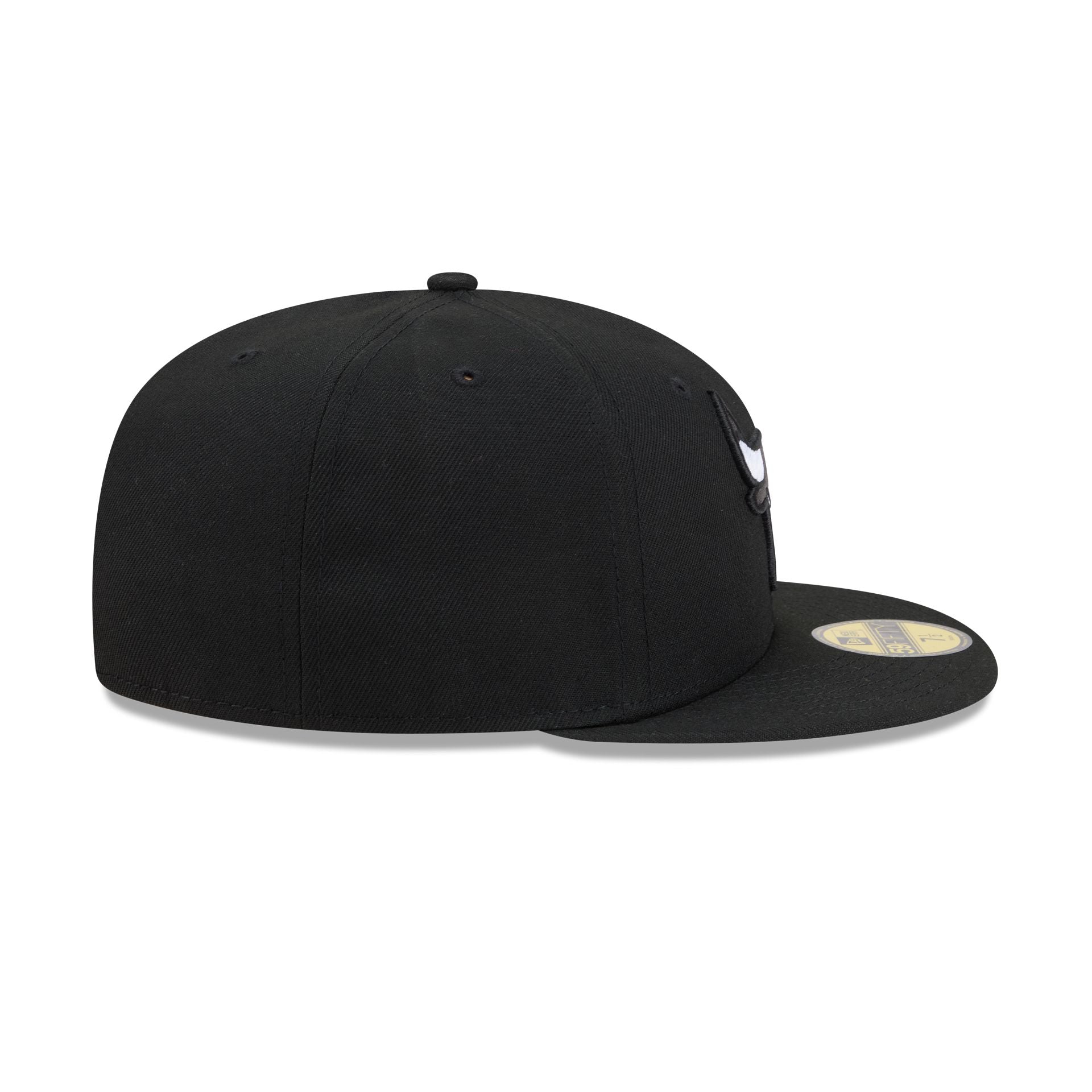 Chicago Bulls Black and White Basic 59FIFTY Fitted Hat