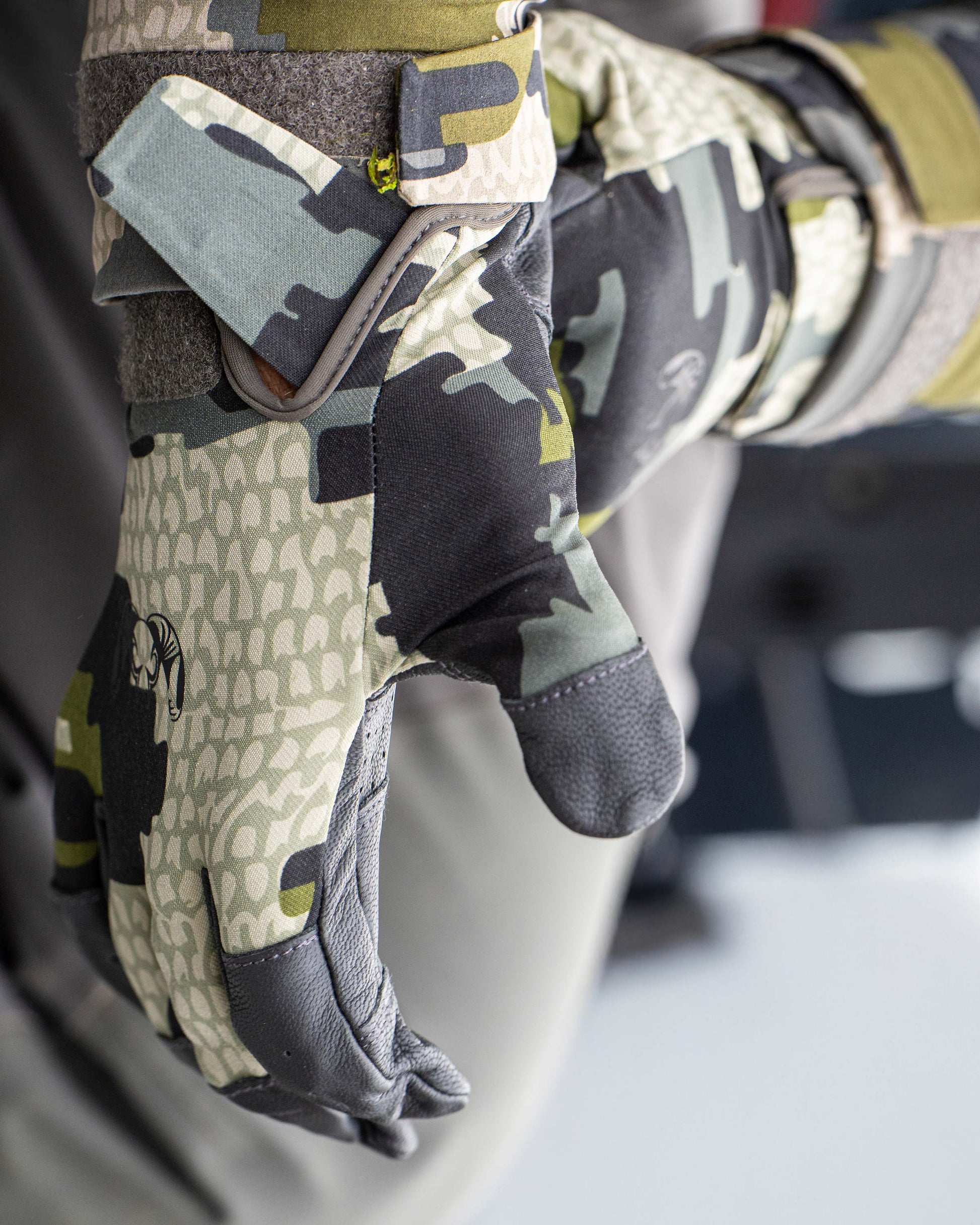 Precision Glove | Gunmetal