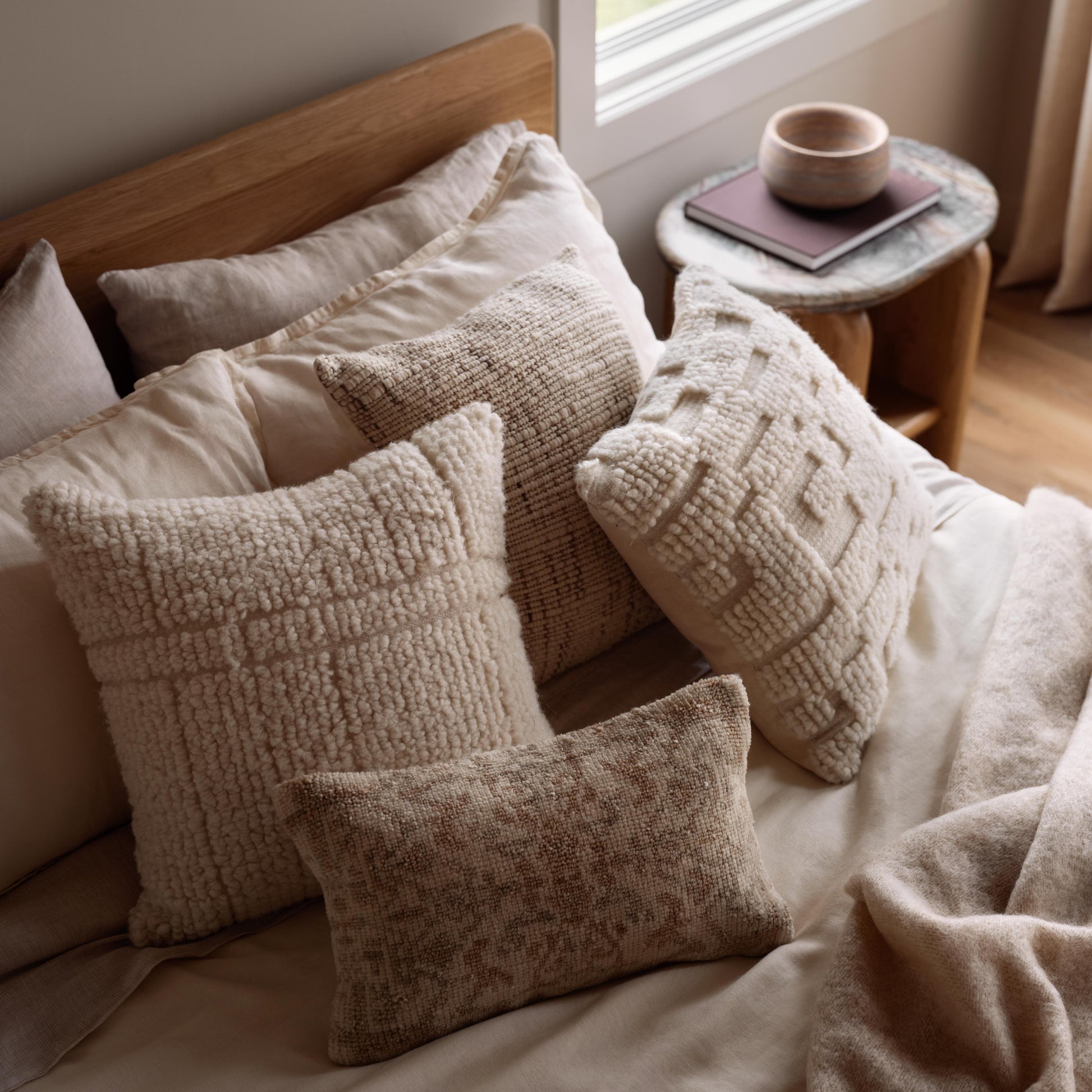 Almendra Pillow