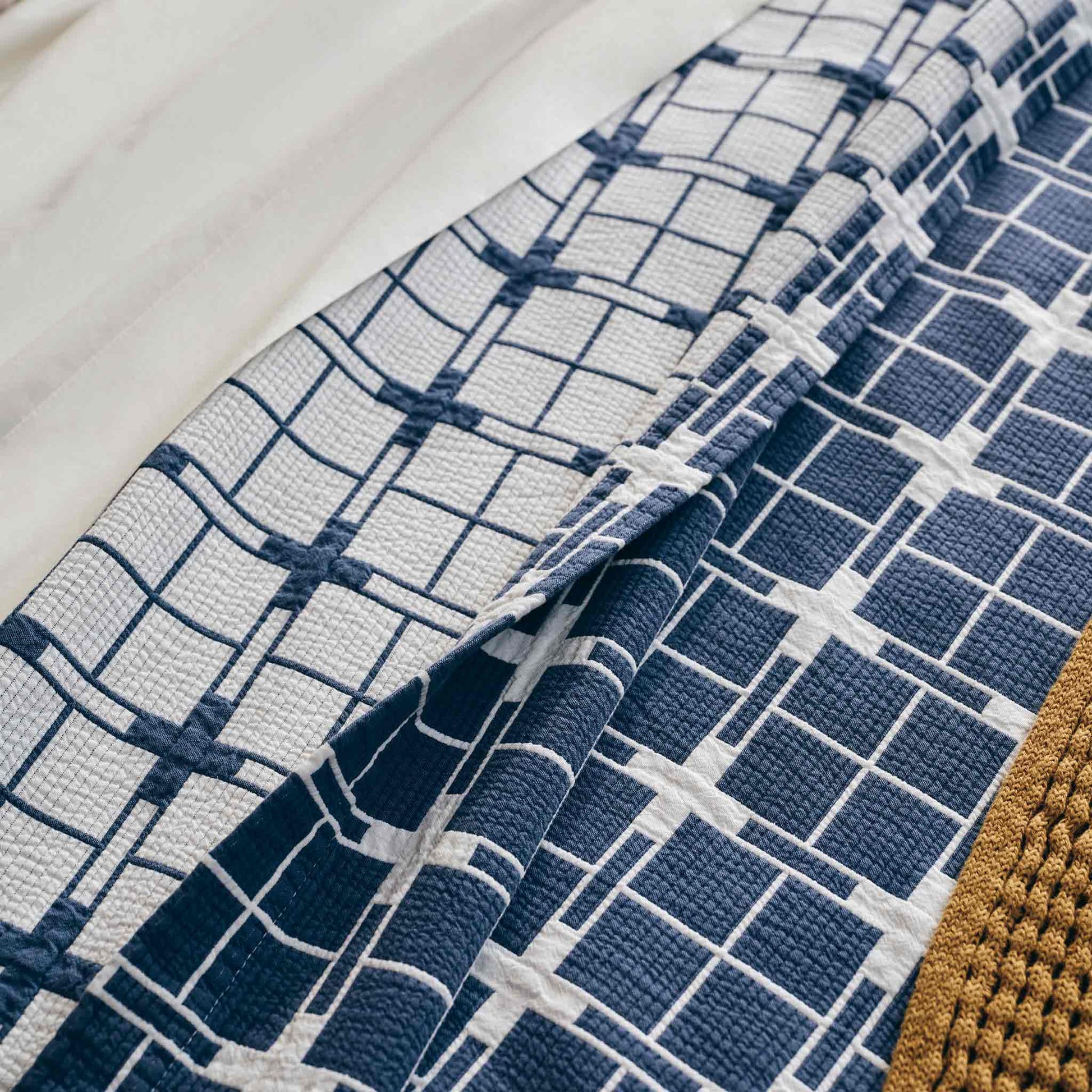 HCB: Ribbed Matelasse Quilt