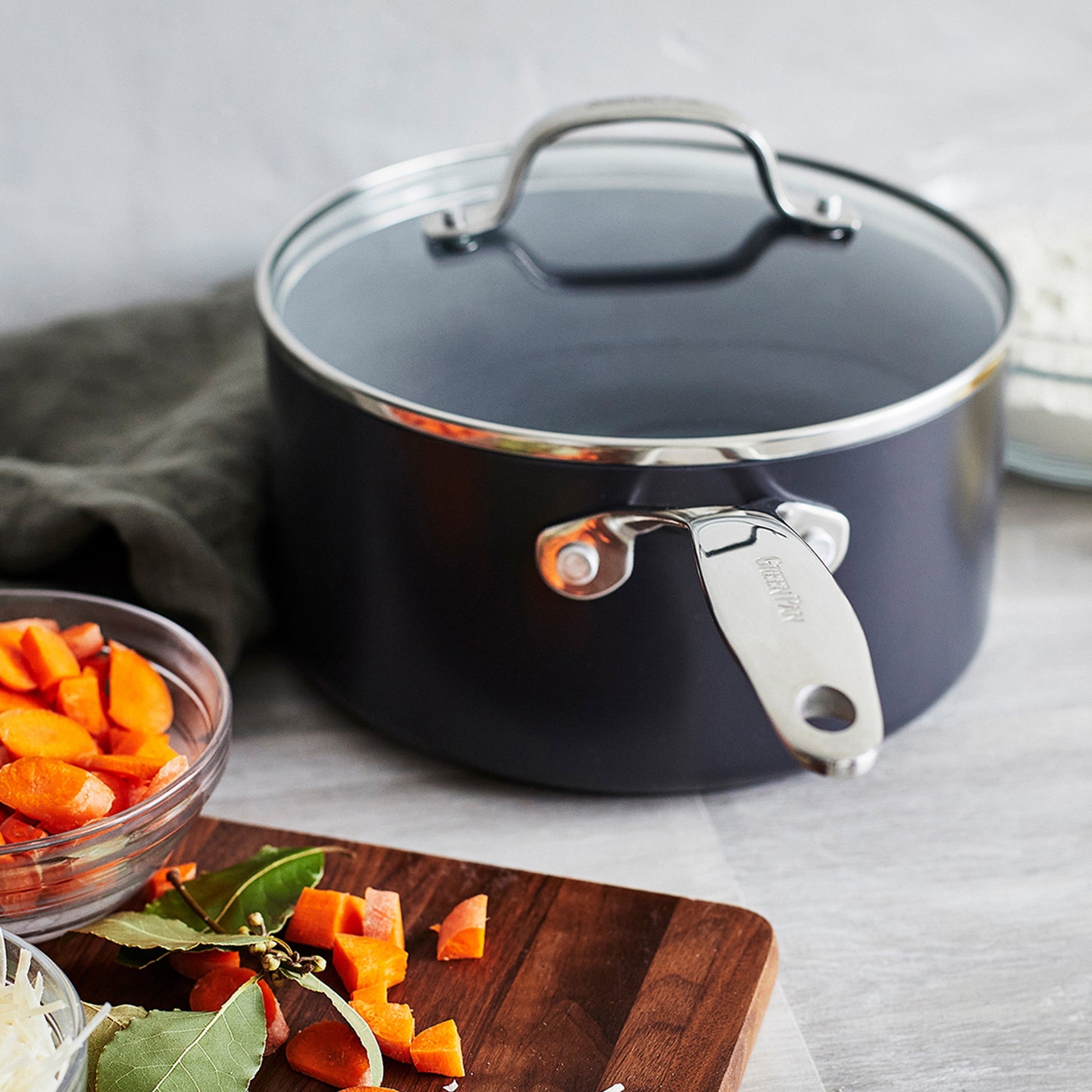 Valencia Pro Ceramic Nonstick 2-Quart Saucepan with Lid