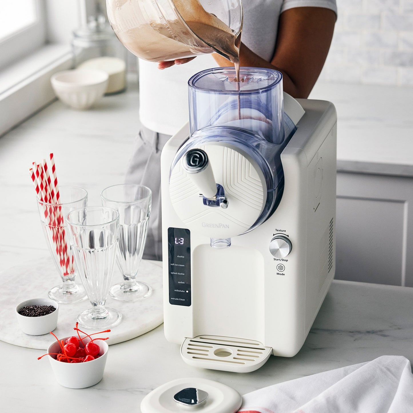 Frost Classic 15-in-1 Ice Cream & Frozen Drink Maker | Cream