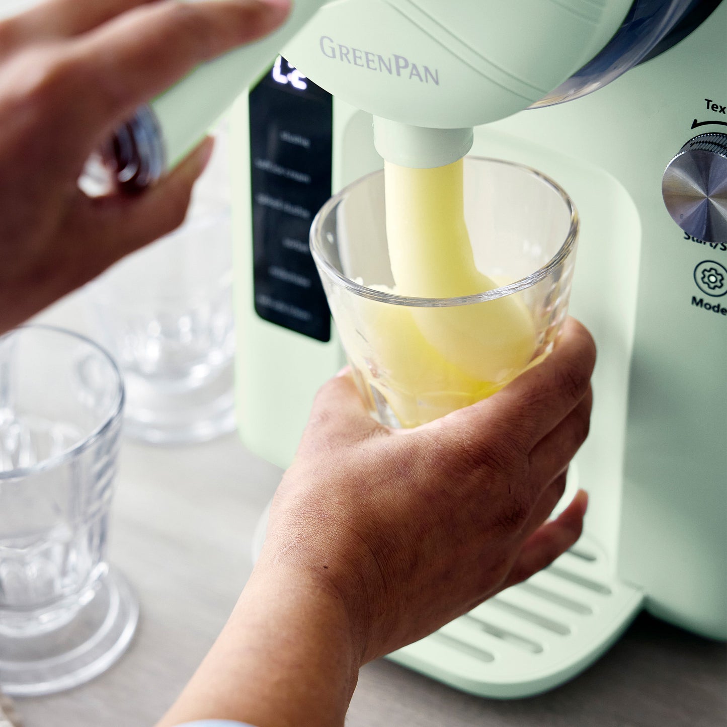 Frost Classic 15-in-1 Ice Cream & Frozen Drink Maker | Pistachio