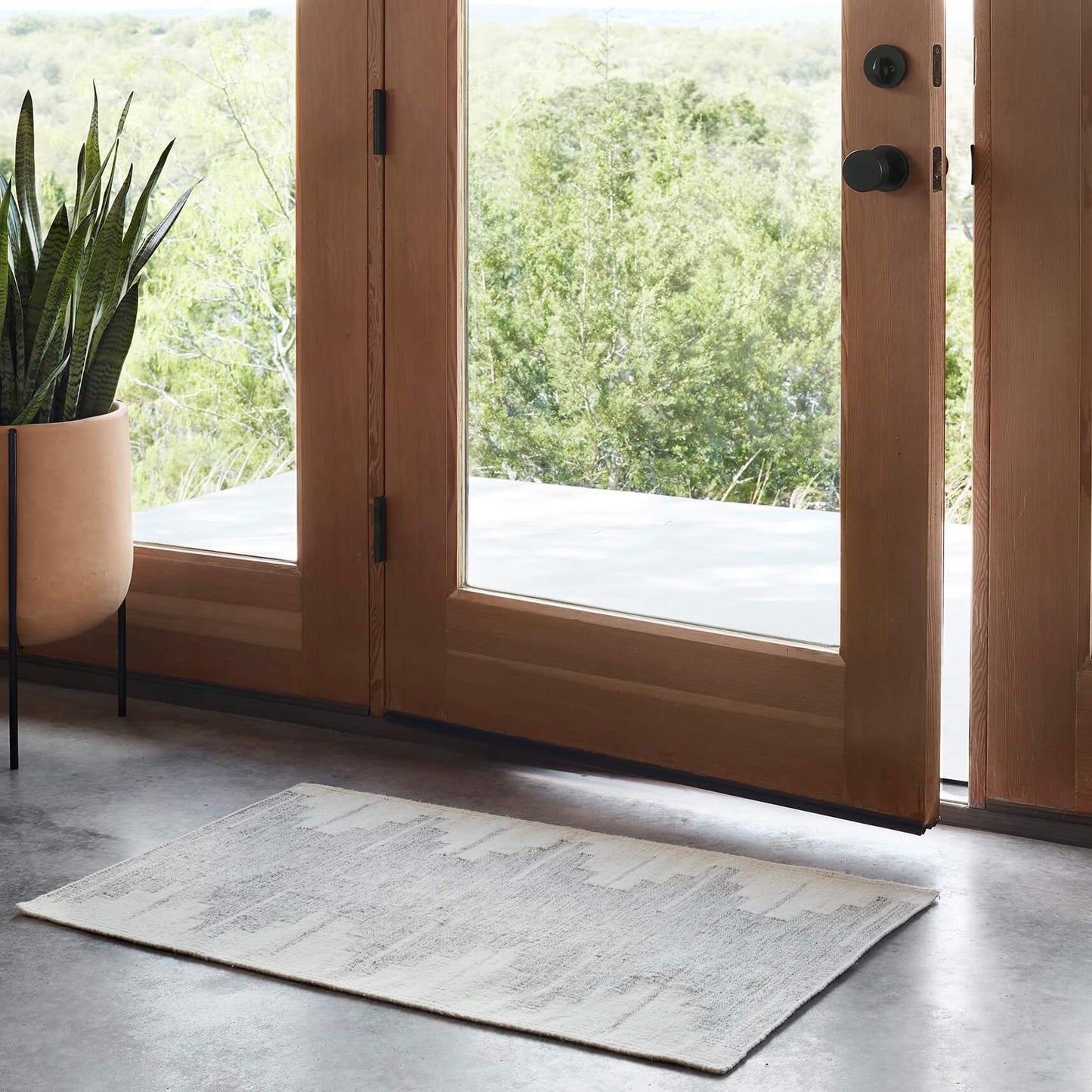 La Cima Handwoven Accent Rug - Grey