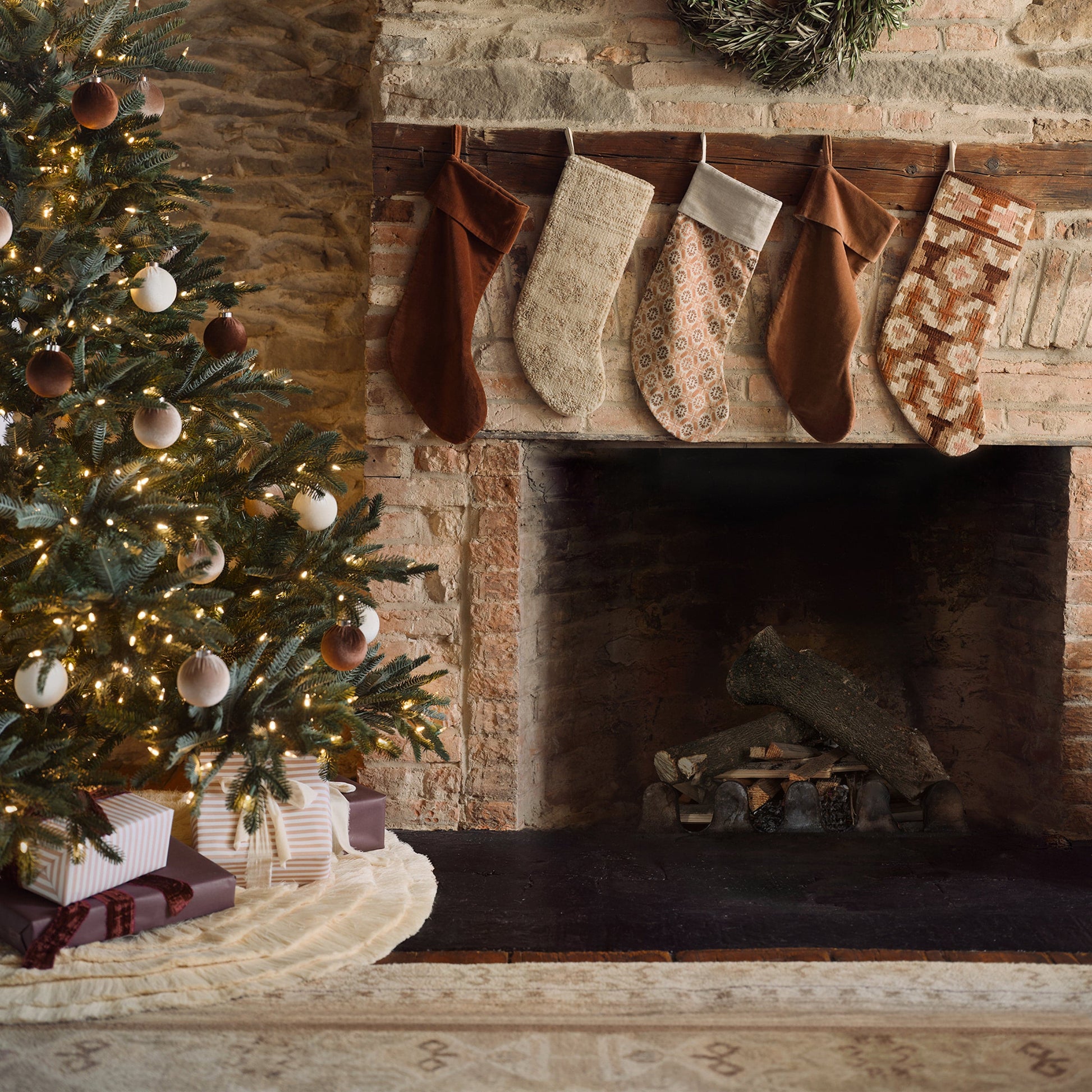 Dorada Tree Skirt