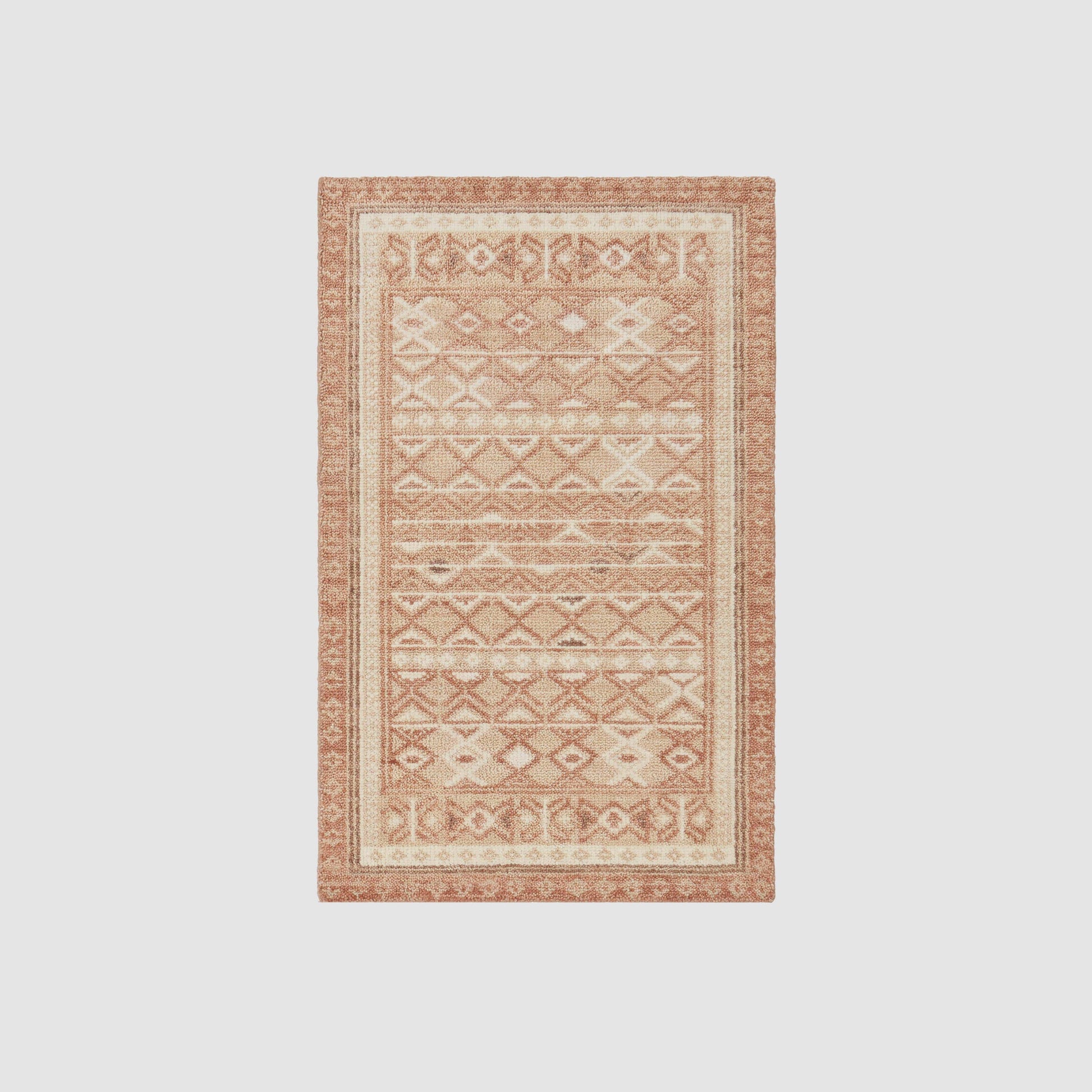 Ekaja Hand-Knotted Accent Rug