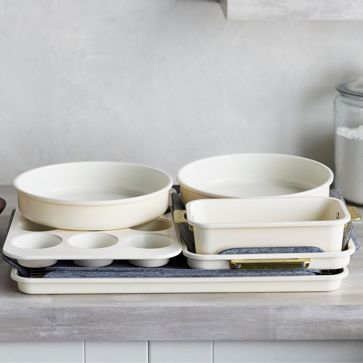 Reserve Pro 20-Piece Cookware & Bakeware Set | Cream