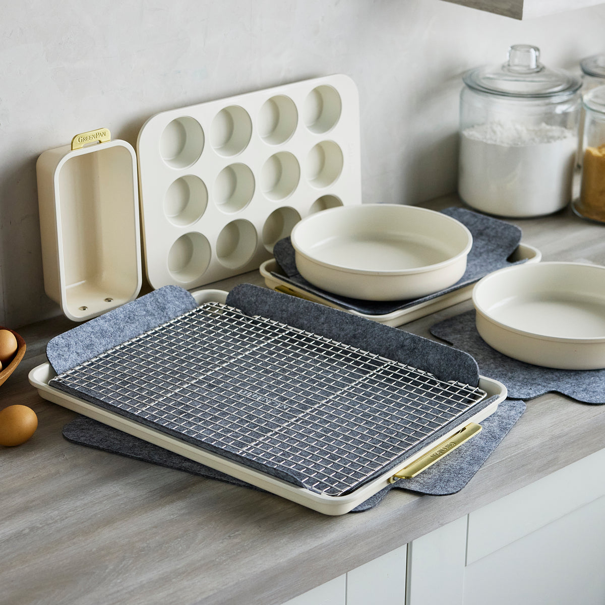 Reserve Pro 20-Piece Cookware & Bakeware Set | Cream