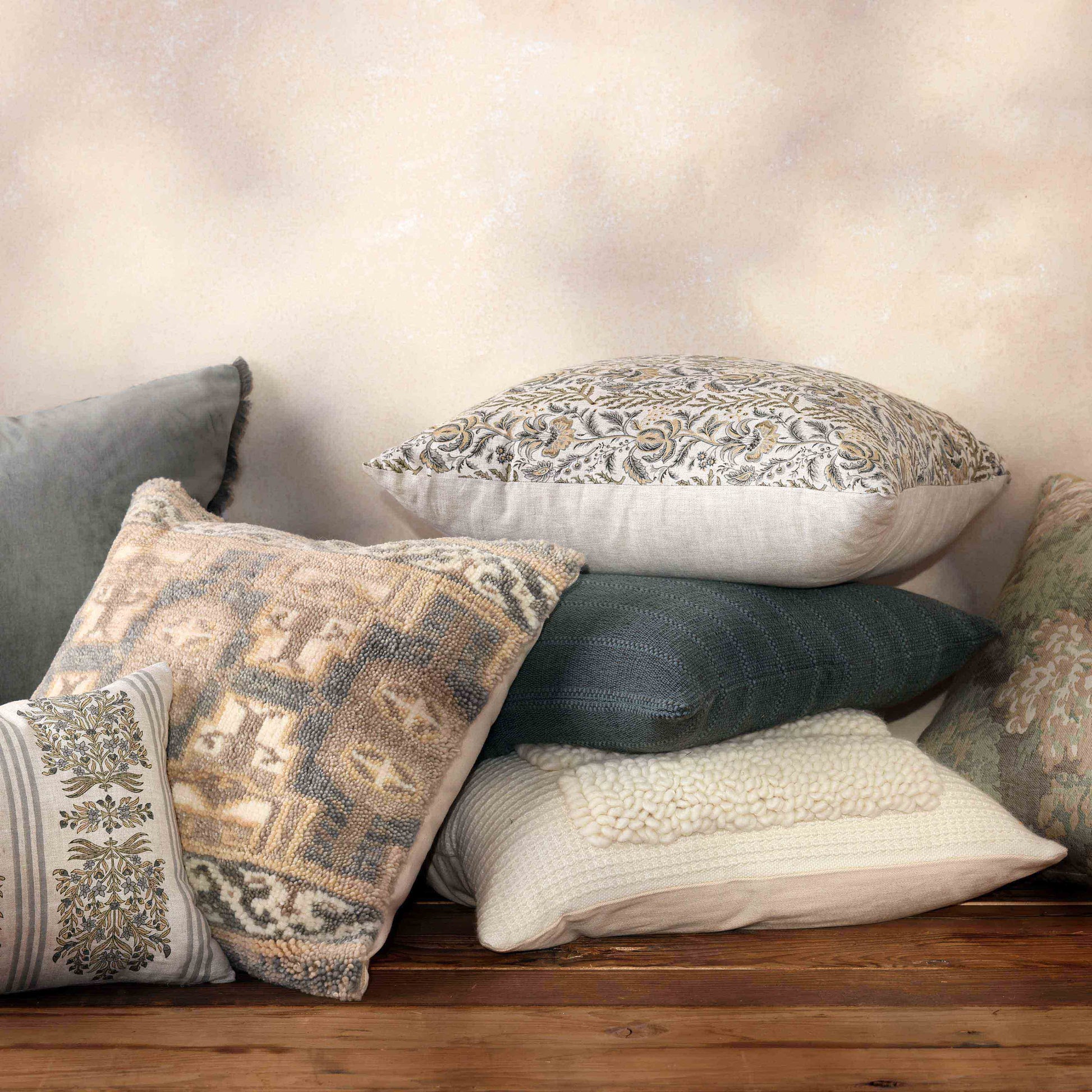 Hana Hand-Knotted Pillow