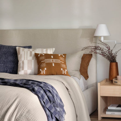 Isidora Pillow