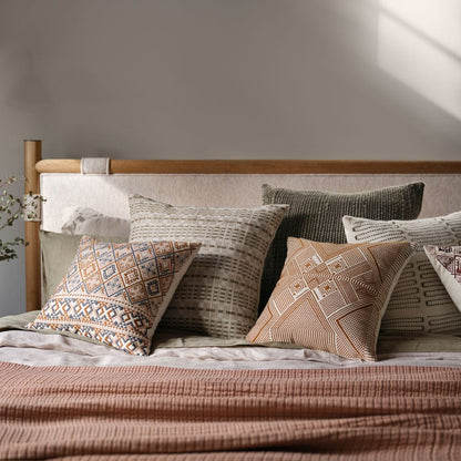 Isidora Pillow