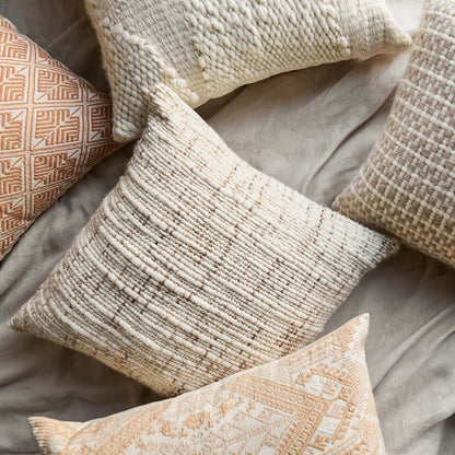 Isidora Pillow
