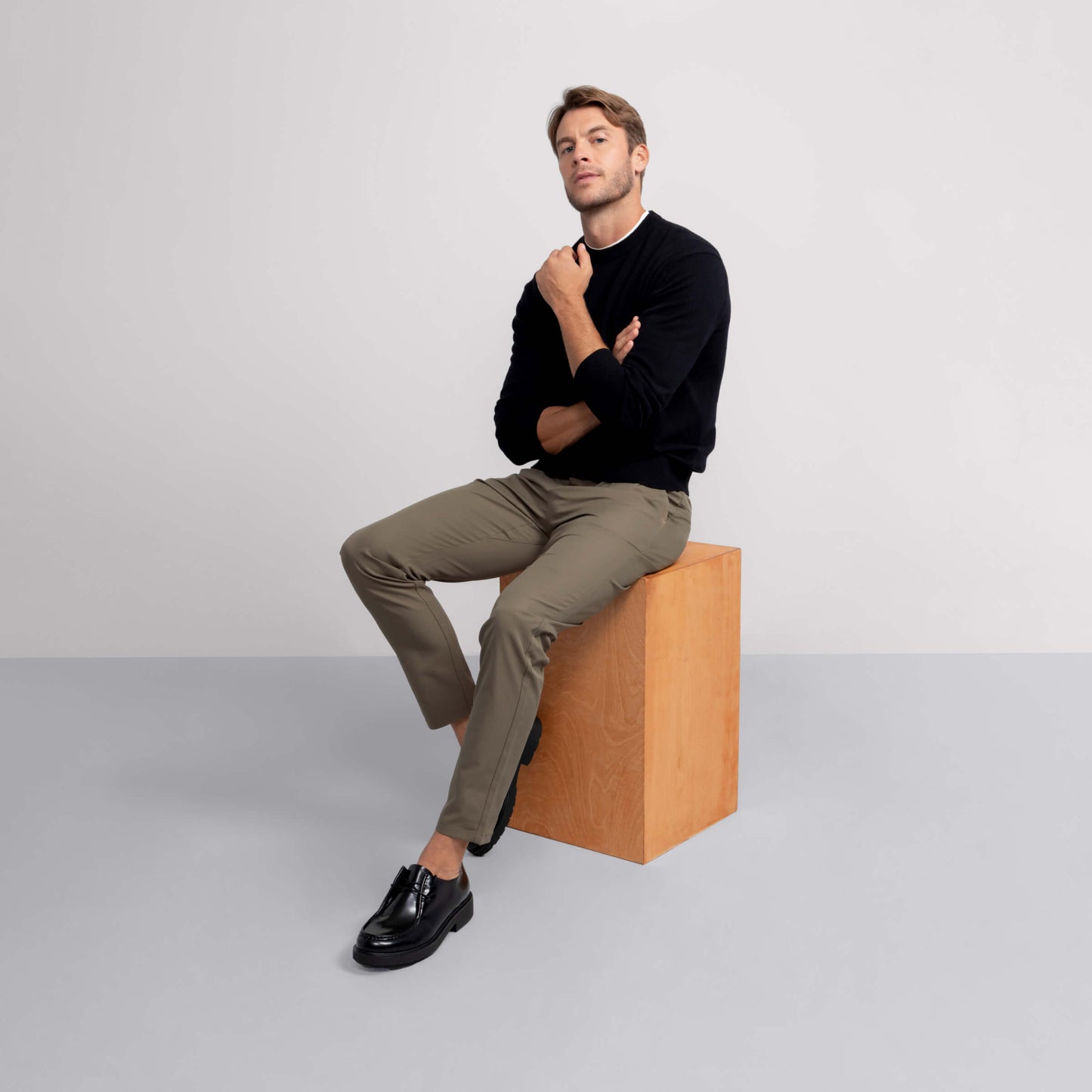 Jetsetter Tech Pant Classic Fit -- Olive Green
