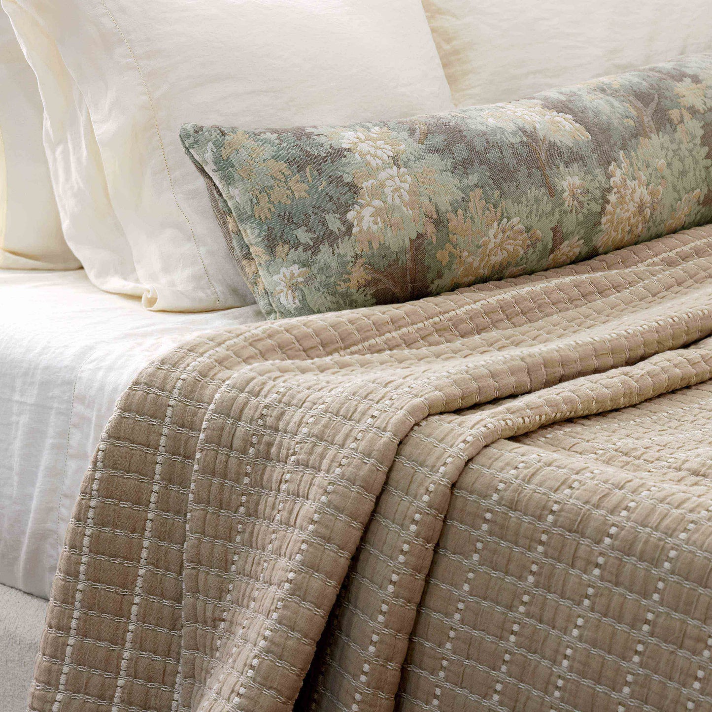 Jangal Jacquard Pillow