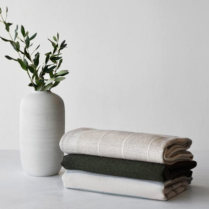 La Calle Alpaca Throw