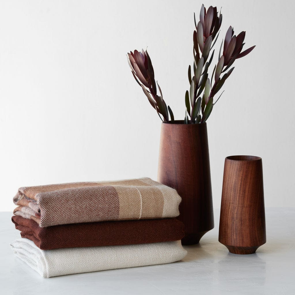 La Calle Alpaca Throw