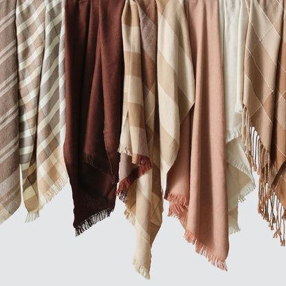 La Calle Alpaca Throw