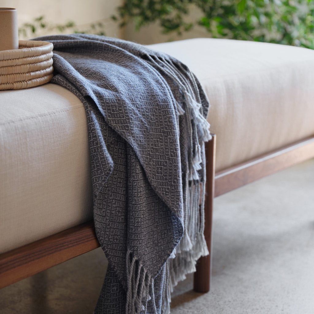 Lirio Alpaca Throw