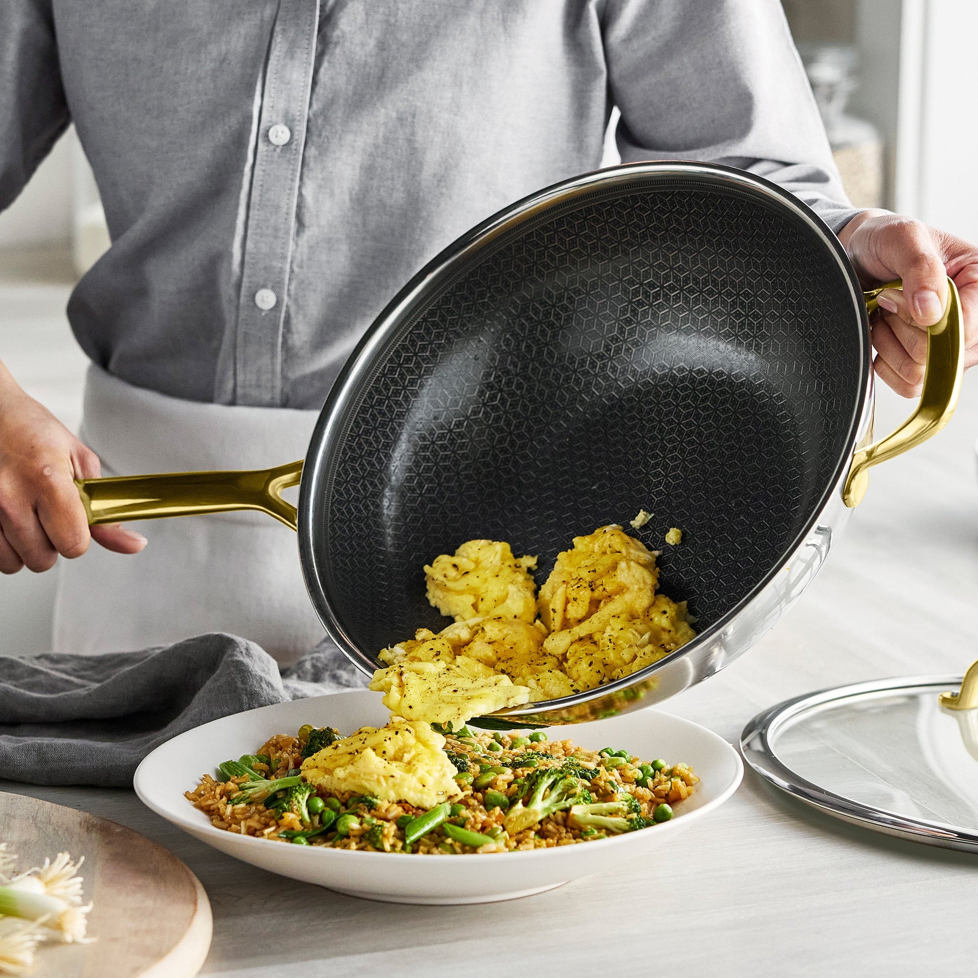 Spectra Gold Thermobond Hybrid Ceramic Nonstick 12" Wok with Lid